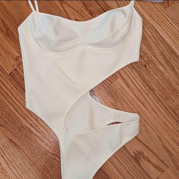 NWOT Mugler Asymmetrical Cut Out Bodysuit - Picture 5 of 7